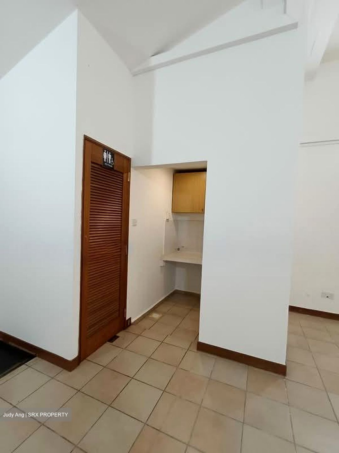 Tras Street (D2), Shop House #549581331